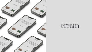 Cream-Bags Projektbanner – auf der linken Seite sind Mockups der mobilen Website des Cream-bags Onlineshops auf Basis von Woocommerce zu sehen, auf der rechten Seite das Logo des Shops in schwarz auf grauem Hintergrund.